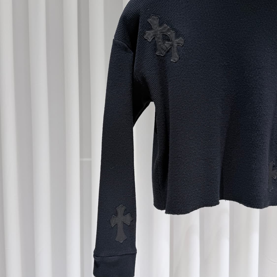 (A+/S) / 크롬하츠 레더 패치 크롭 니트 블랙 상품이미지5