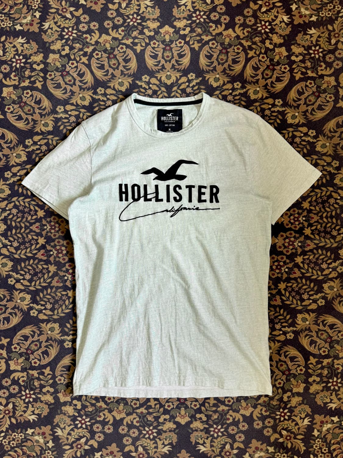 홀리스터 벨벳 빅로고 슬림핏 티셔츠 상품이미지1