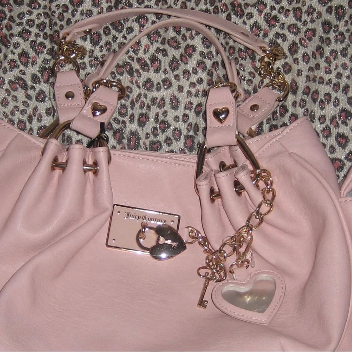 [새상품] 쥬시꾸뛰르 하트 챰 열쇠 핑크 레더 숄더백 갸루 상품이미지3
