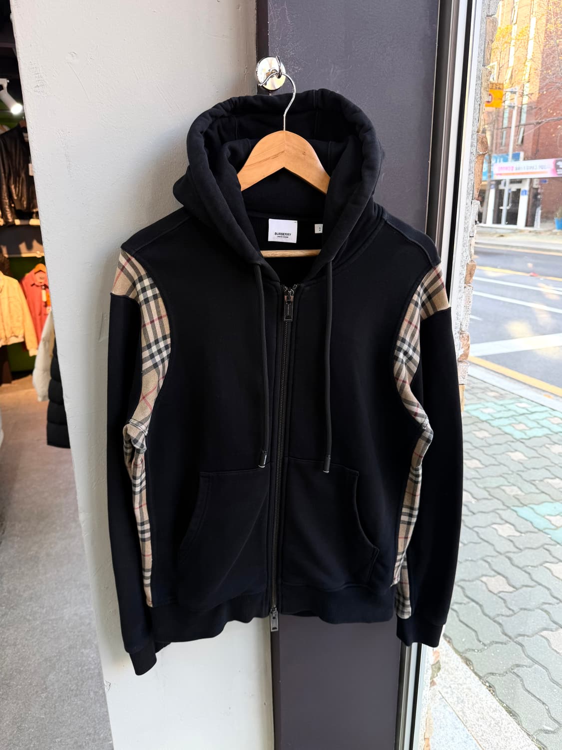 95~100/ 버버리 체크 패널 신형 후드집업 상품이미지3
