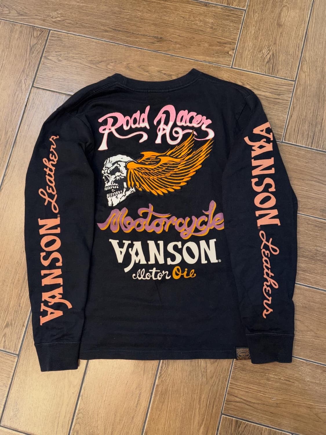 밴슨 핑크 자수패치 스컬 롱슬리브 상품이미지7