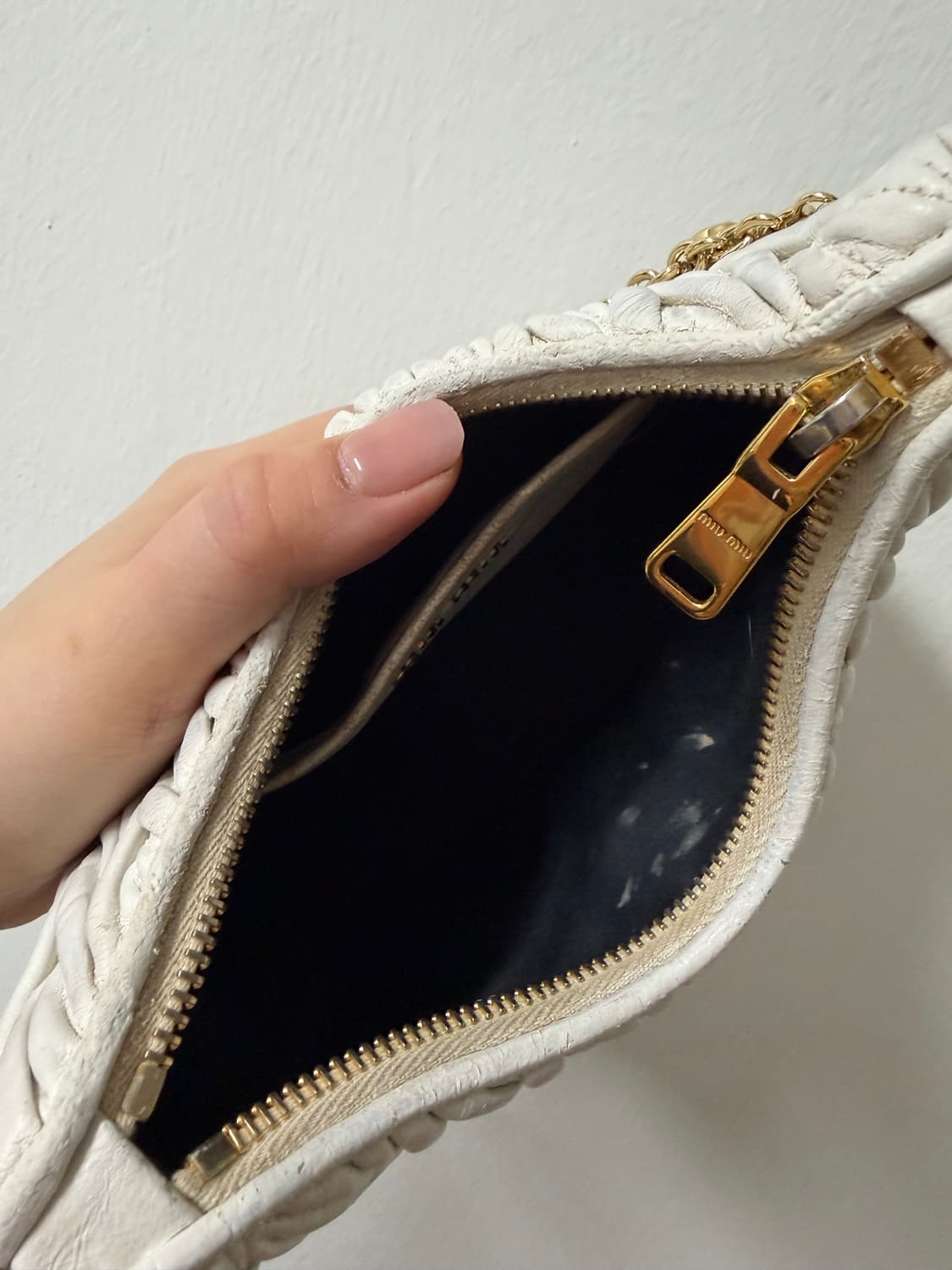 [정품] 미우미우 마테라쎄 나파 화이트 숄더백 5BH211 상품이미지8