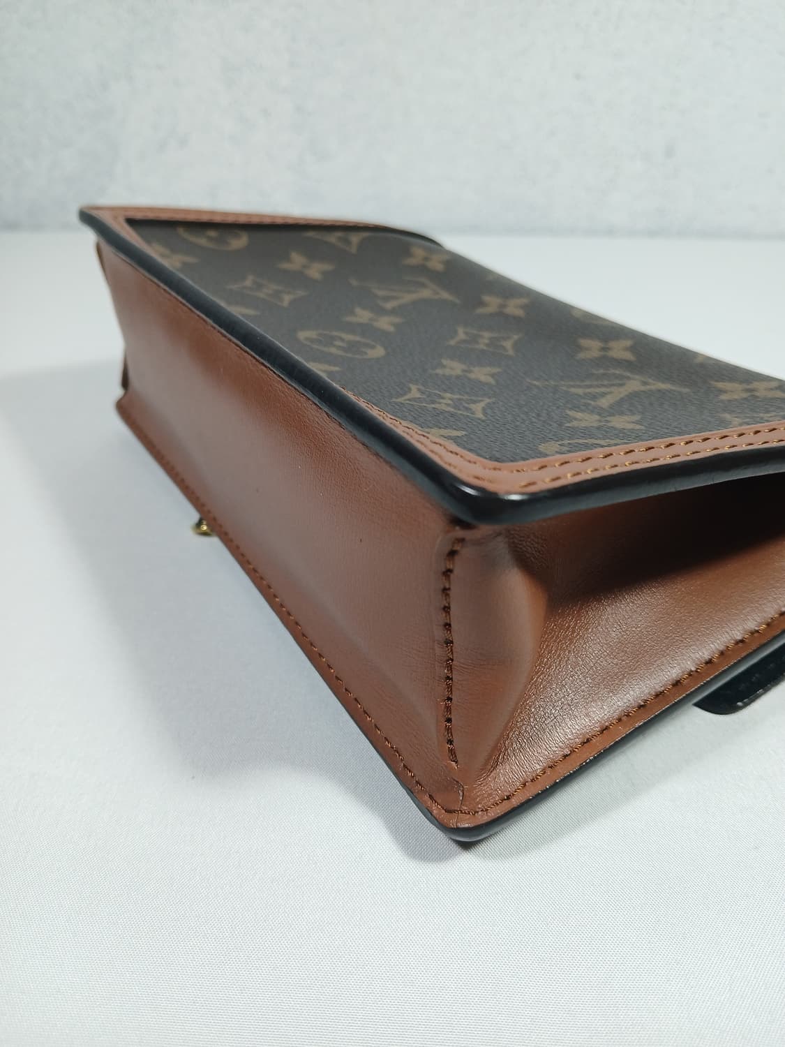 루이비통 도핀 체인 월릿 크로스백 M68746 상품이미지8