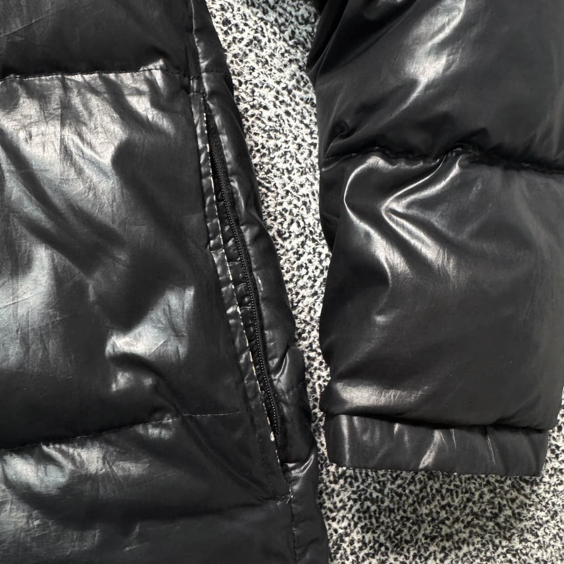 Name : 나이키 맨유 팀로고 블랙컬러 후드탈부착 유광 덕다운 패딩  상품이미지6