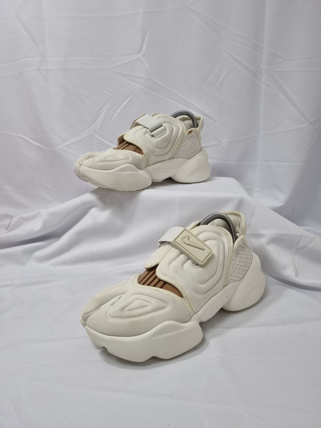 250 나이키 아쿠아 리프트 세일 샌들 화이트 스니커즈 상품이미지2