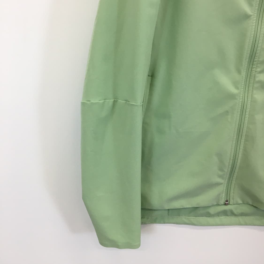 룰루레몬 크로스칠 기능성 자켓 M  상품이미지2