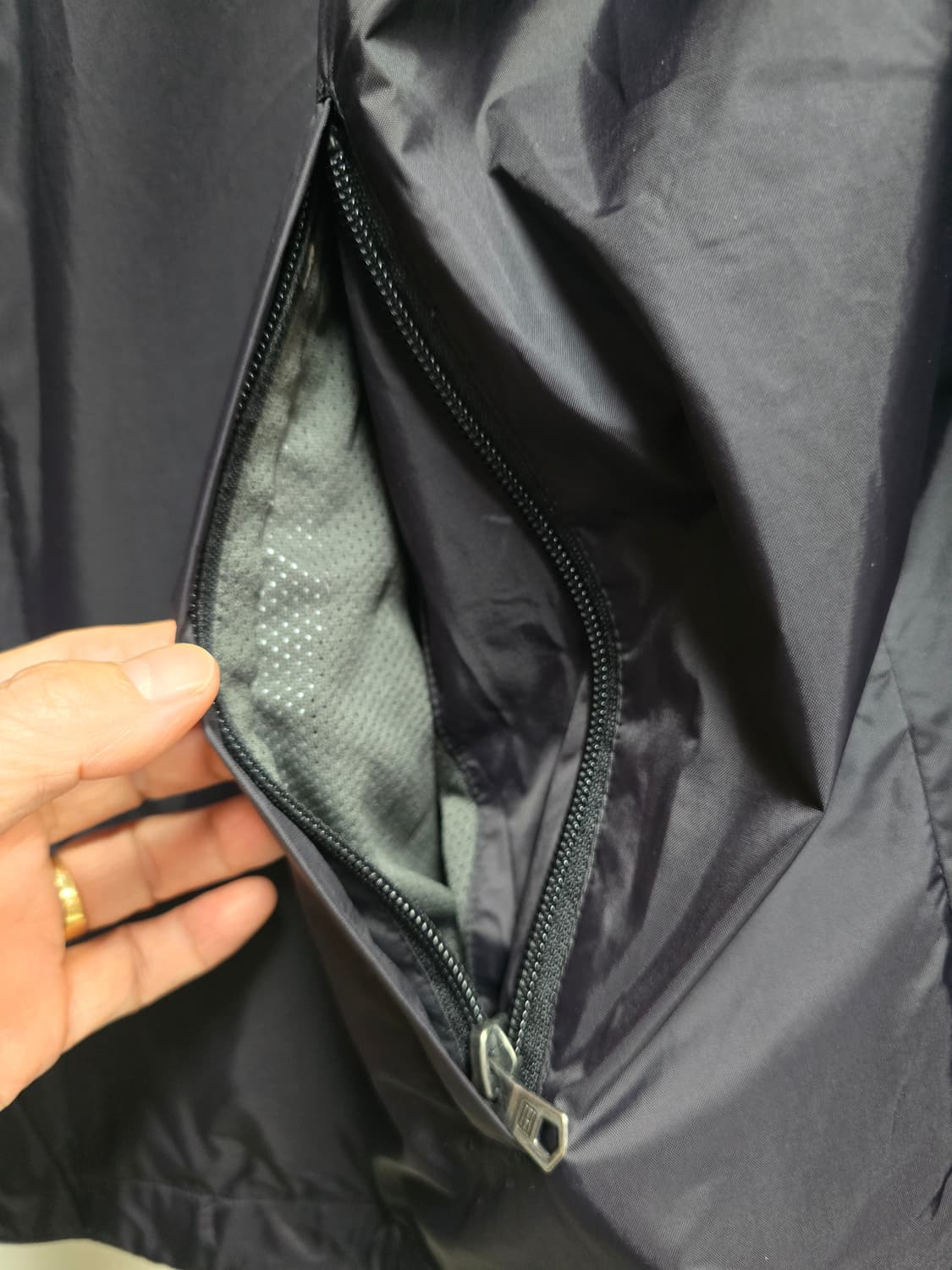 타미힐피거 경량 간절기 후드레인자켓 L(오버핏) 상품이미지4