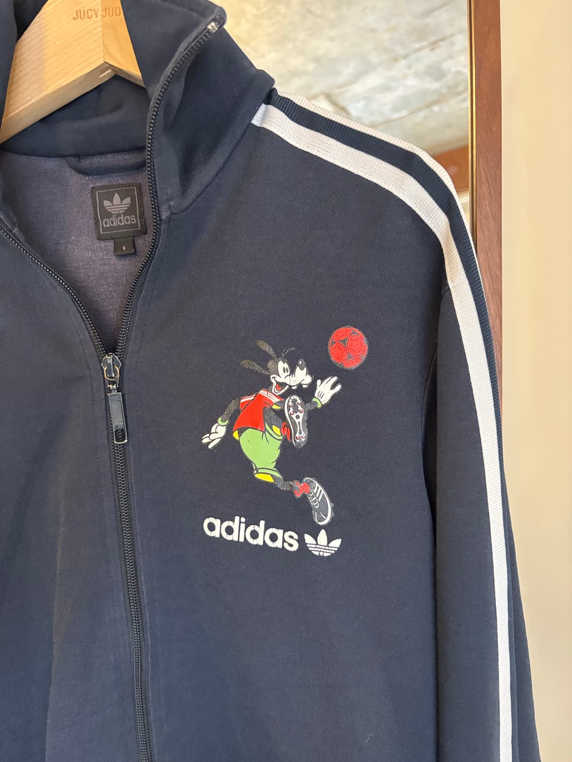 아디다스 구피 콜라보 트랙탑 네이비 상품이미지4