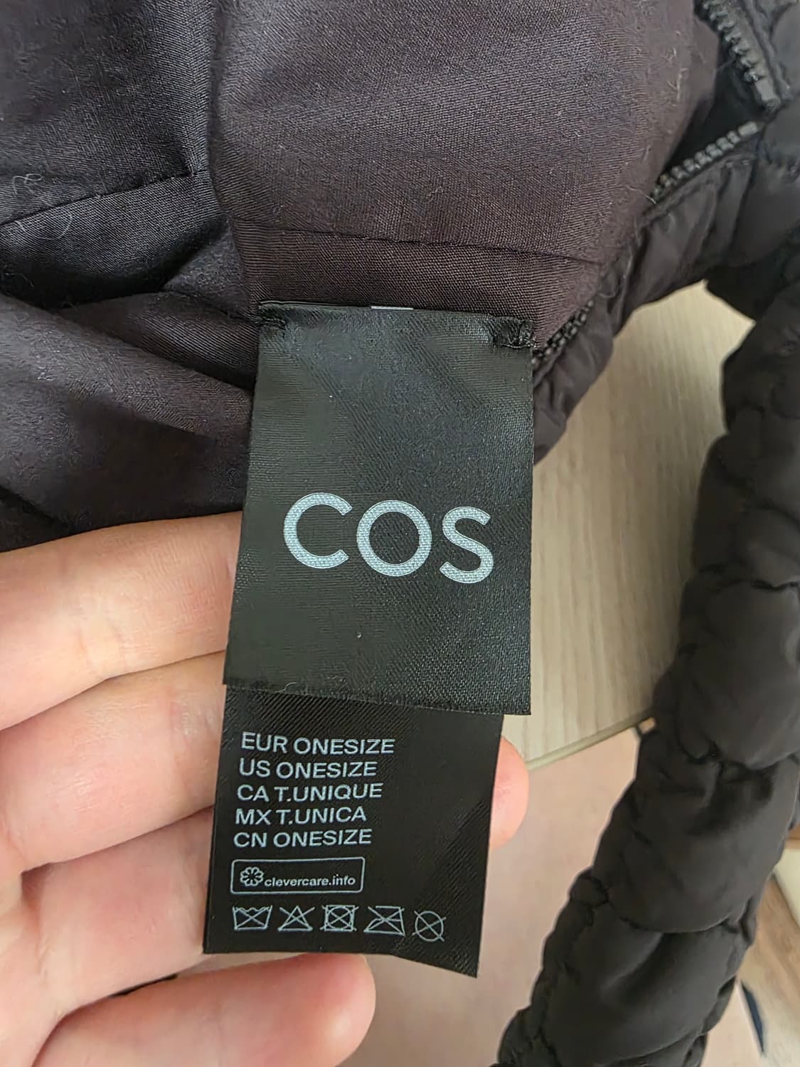 코스 블랙 퀼팅 범백 0916460 0 팝니다. 상품이미지5