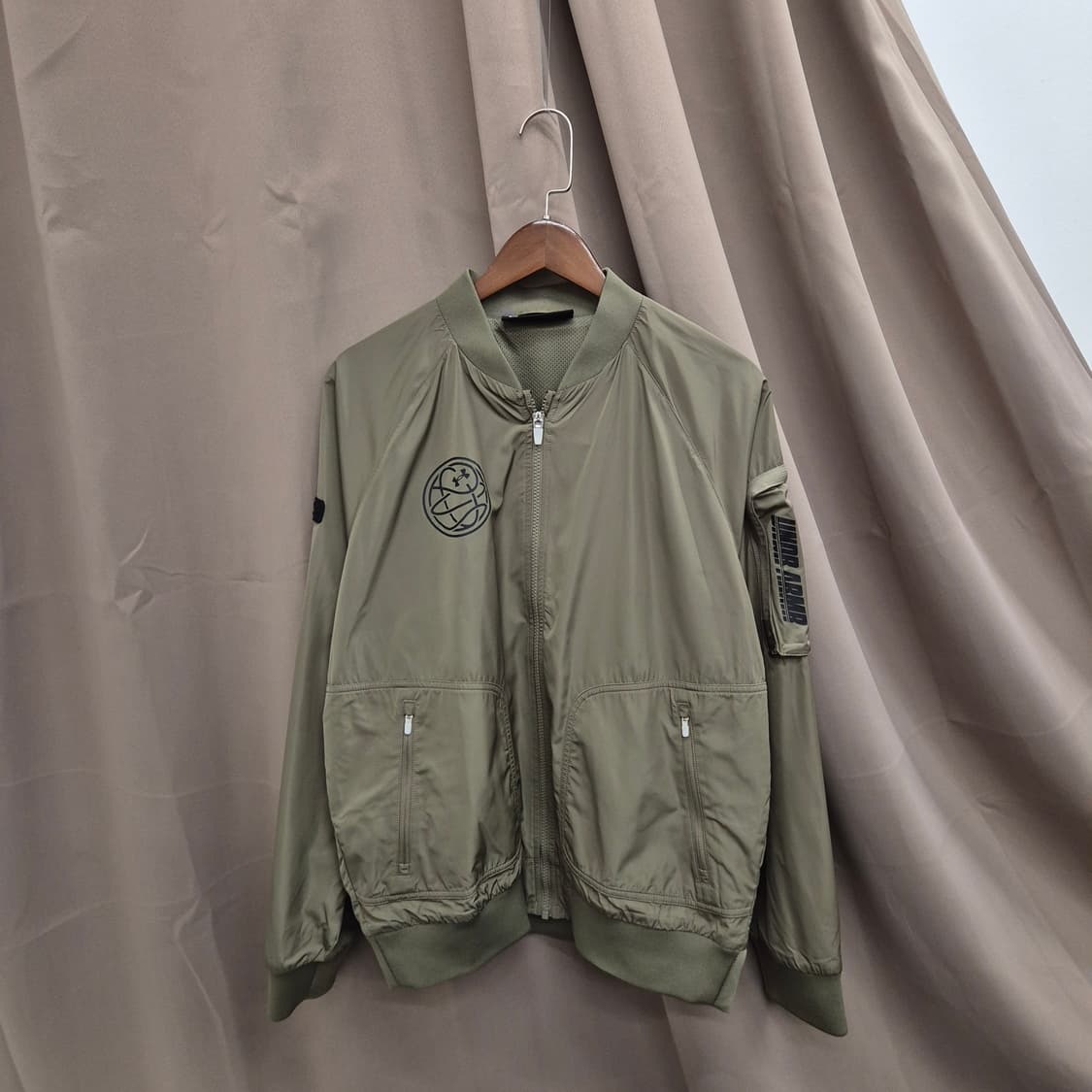 언더아머 APAC 스타디움 자켓 L 상품이미지1