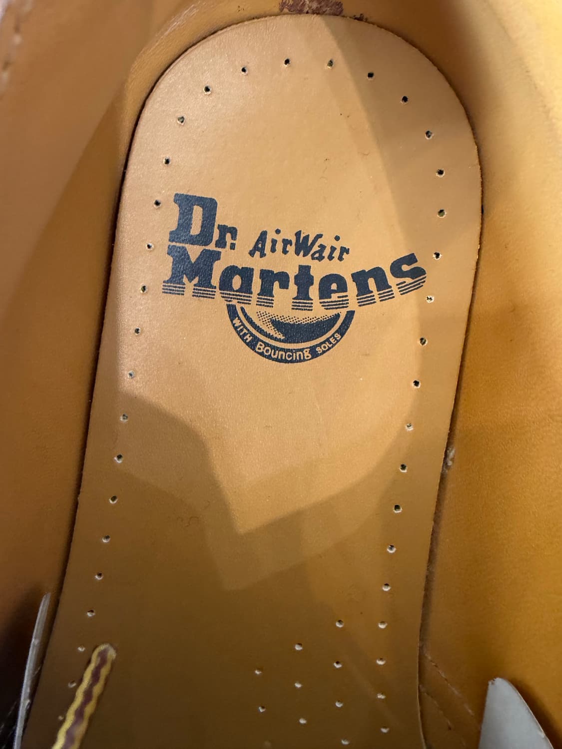 닥터마틴 브라운 3홀 슈즈 상품이미지2