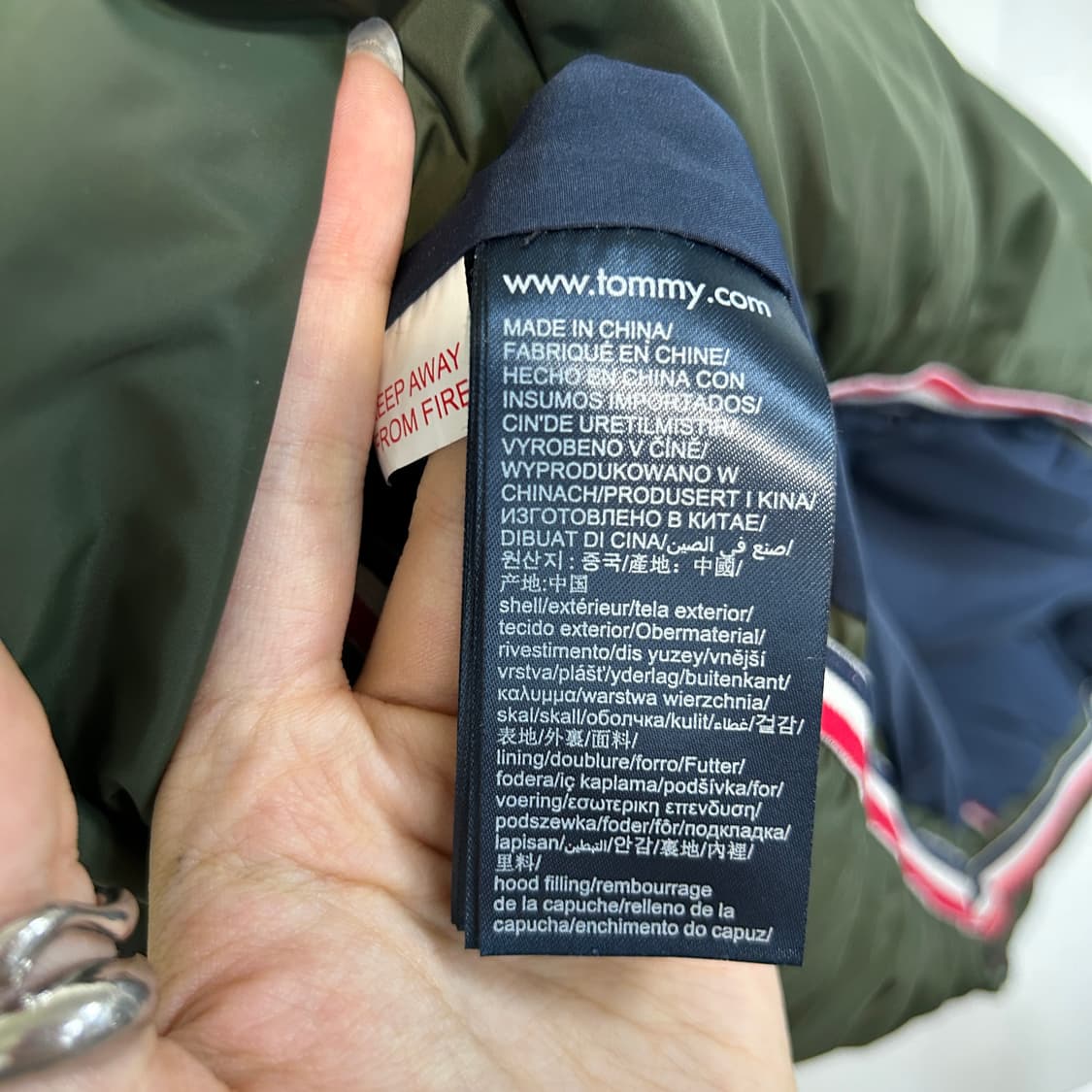 타미힐피거 2021 남성 푸퍼 패딩 카키색 95정도 상품이미지4