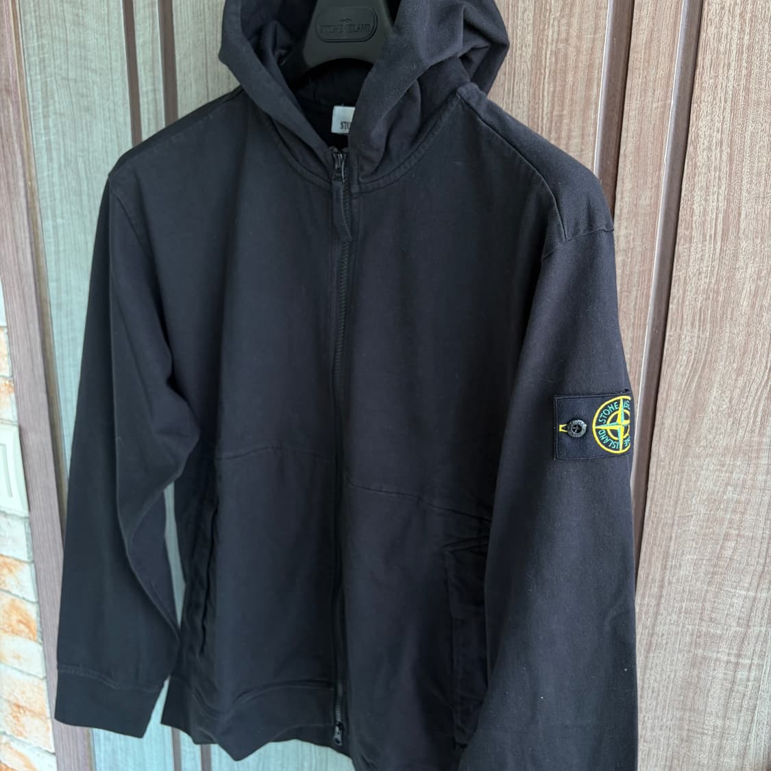 새상품(L)스톤아일랜드 헤비 코튼 저지 가먼트 다이드 후드집업 블랙 상품이미지1