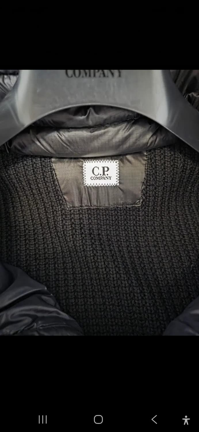 CP컴퍼니 DD쉘 니트 패딩조끼 19CMKN185A 006390M 999 상품이미지4