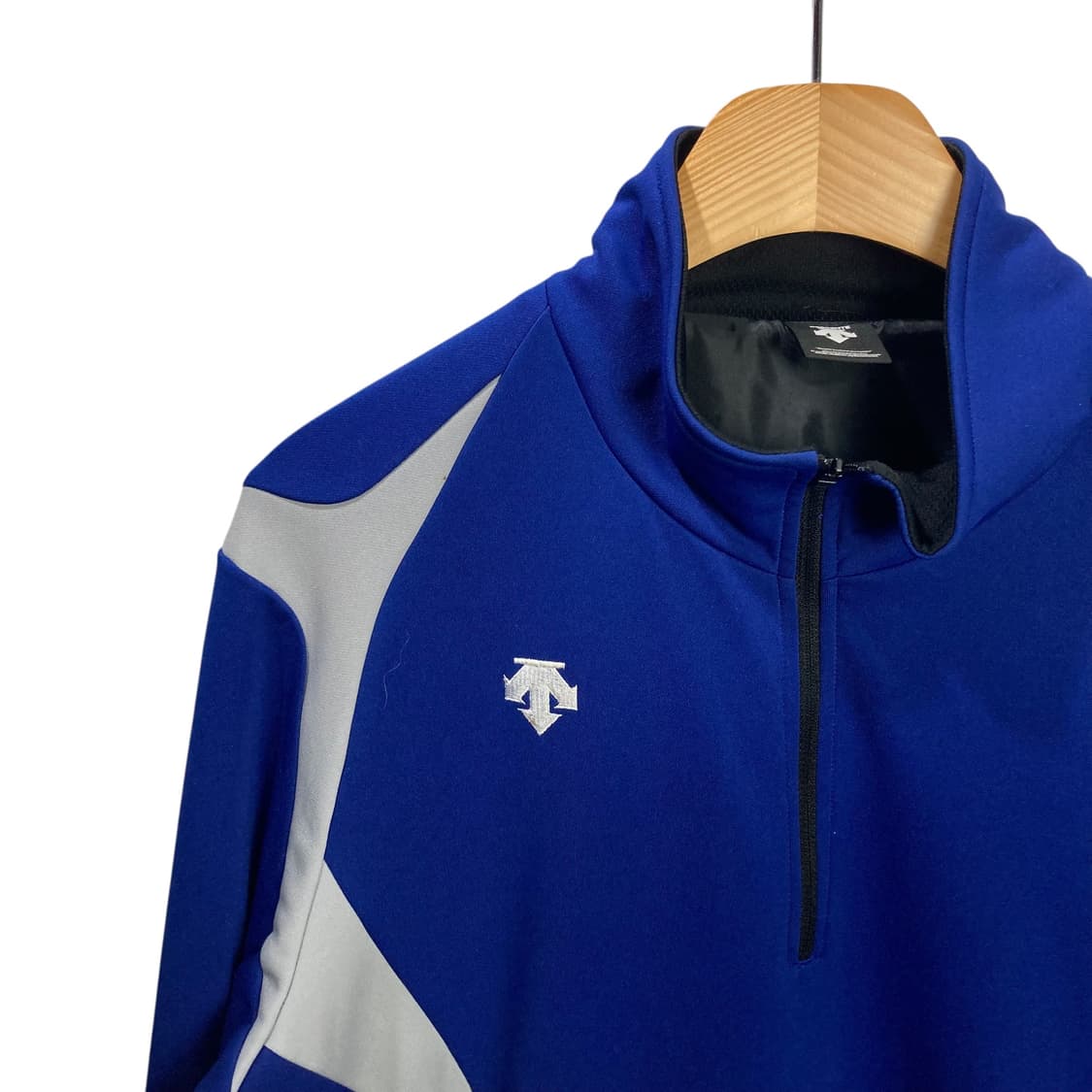 데상트 배색 반집업 트랙탑 상품이미지3