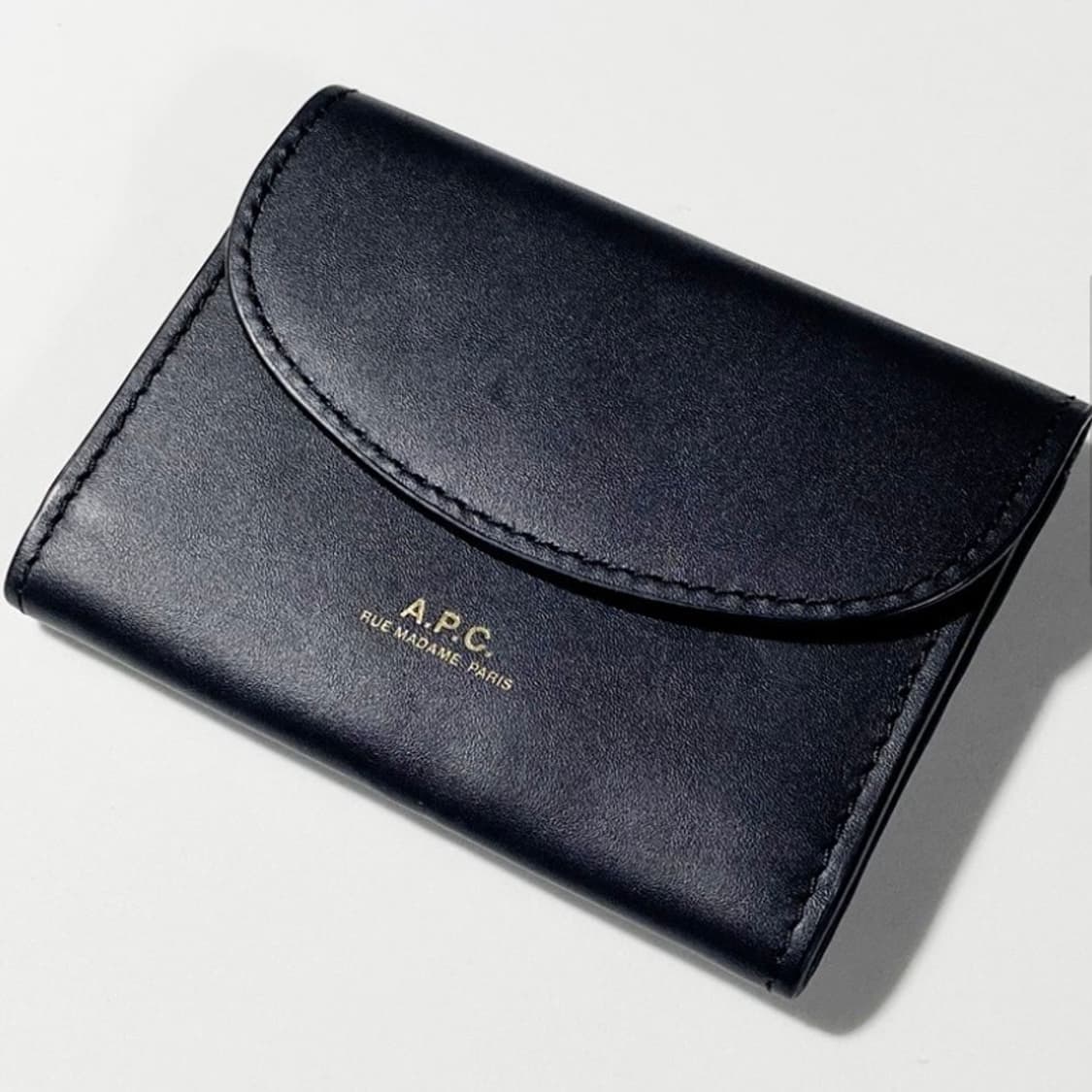 [정품] A.P.C 아페쎄 제네바 카프스킨 비즈니스 컴팩트 카드지갑 상품이미지1