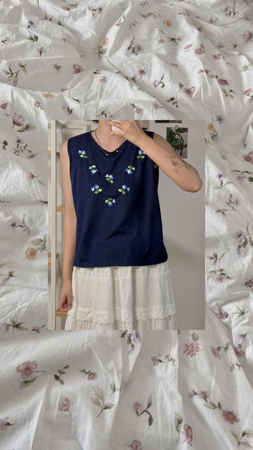 navy flower sleeve 상품이미지1