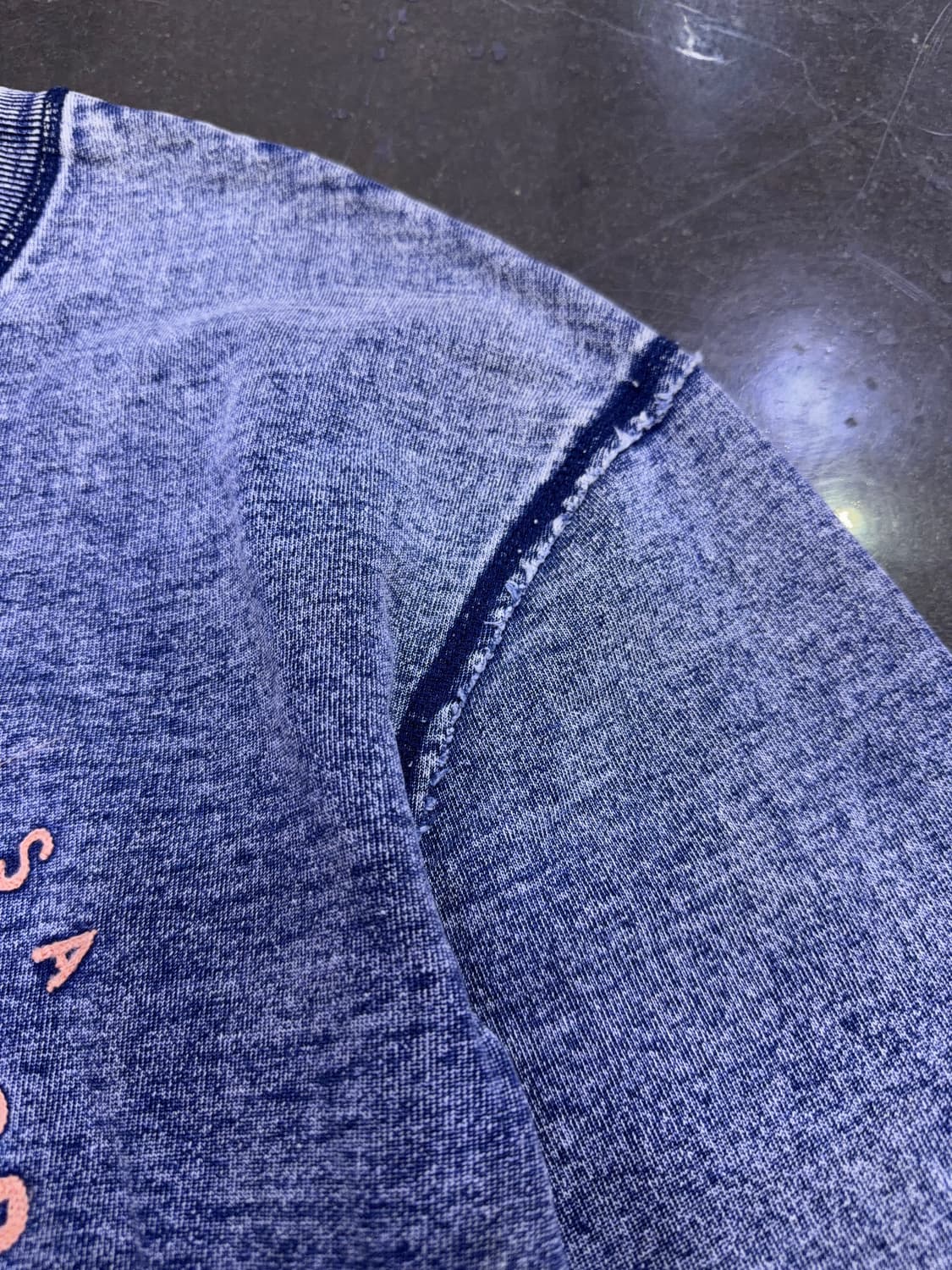 게스 빈티지 워싱 자수 레터링 맨투맨 스웻셔츠 M 상품이미지5