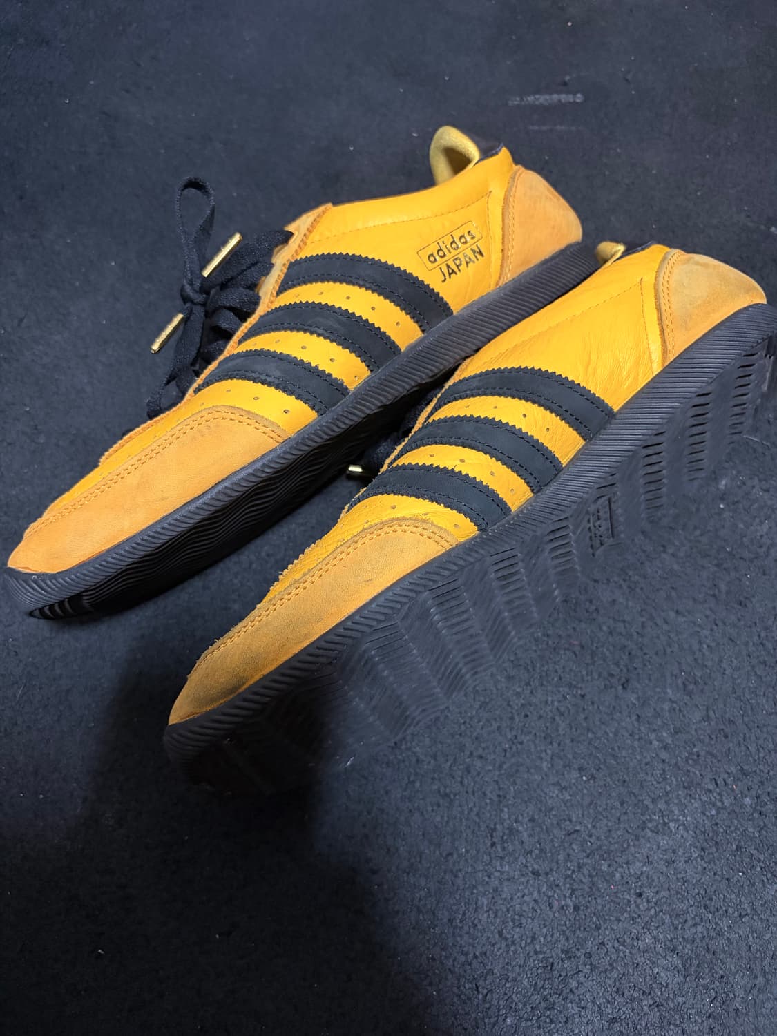 아디다스 재팬 옐로우 코어 블랙 270 상품이미지4