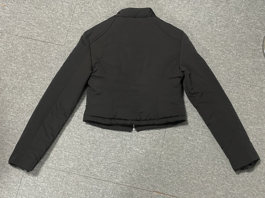3온스 크롭 블랙 패딩 라이더 자켓 상품이미지2