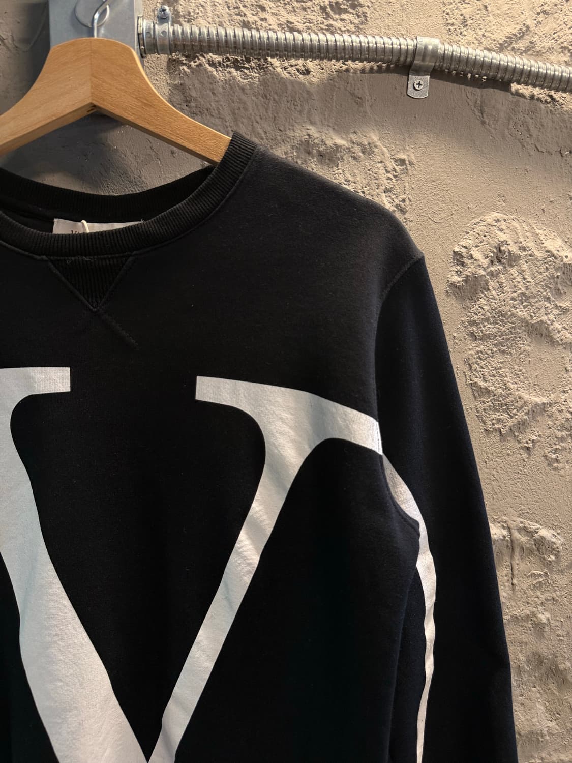 XS 발렌티노VALENTINO V로고 프린팅 스웻셔츠 블랙 상품이미지3