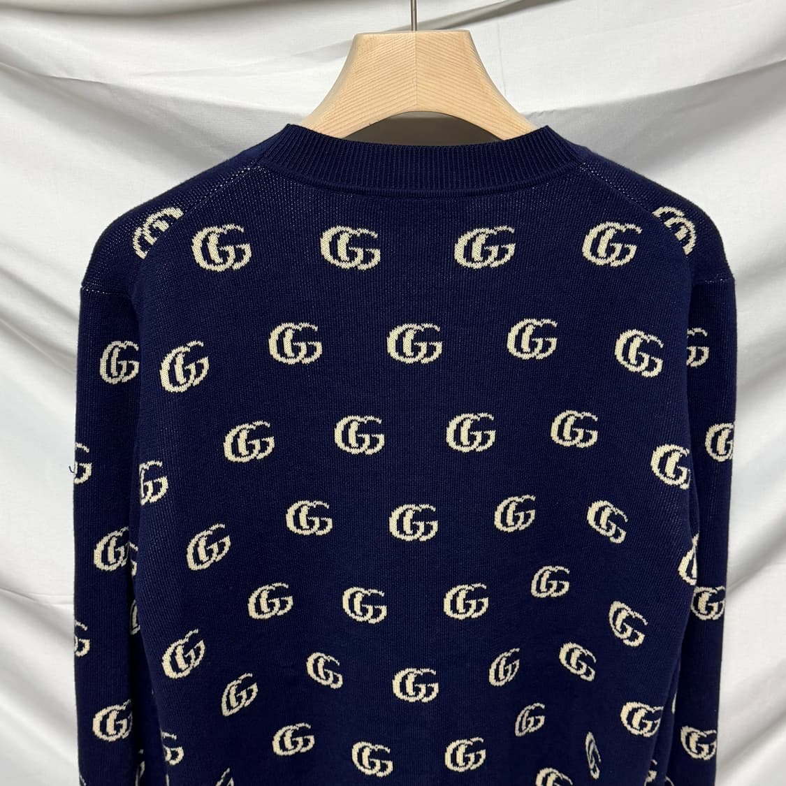 [S+급/L] 구찌 GG 자카드 캐시미어 금장 가디건 전재준 가디건 상품이미지5