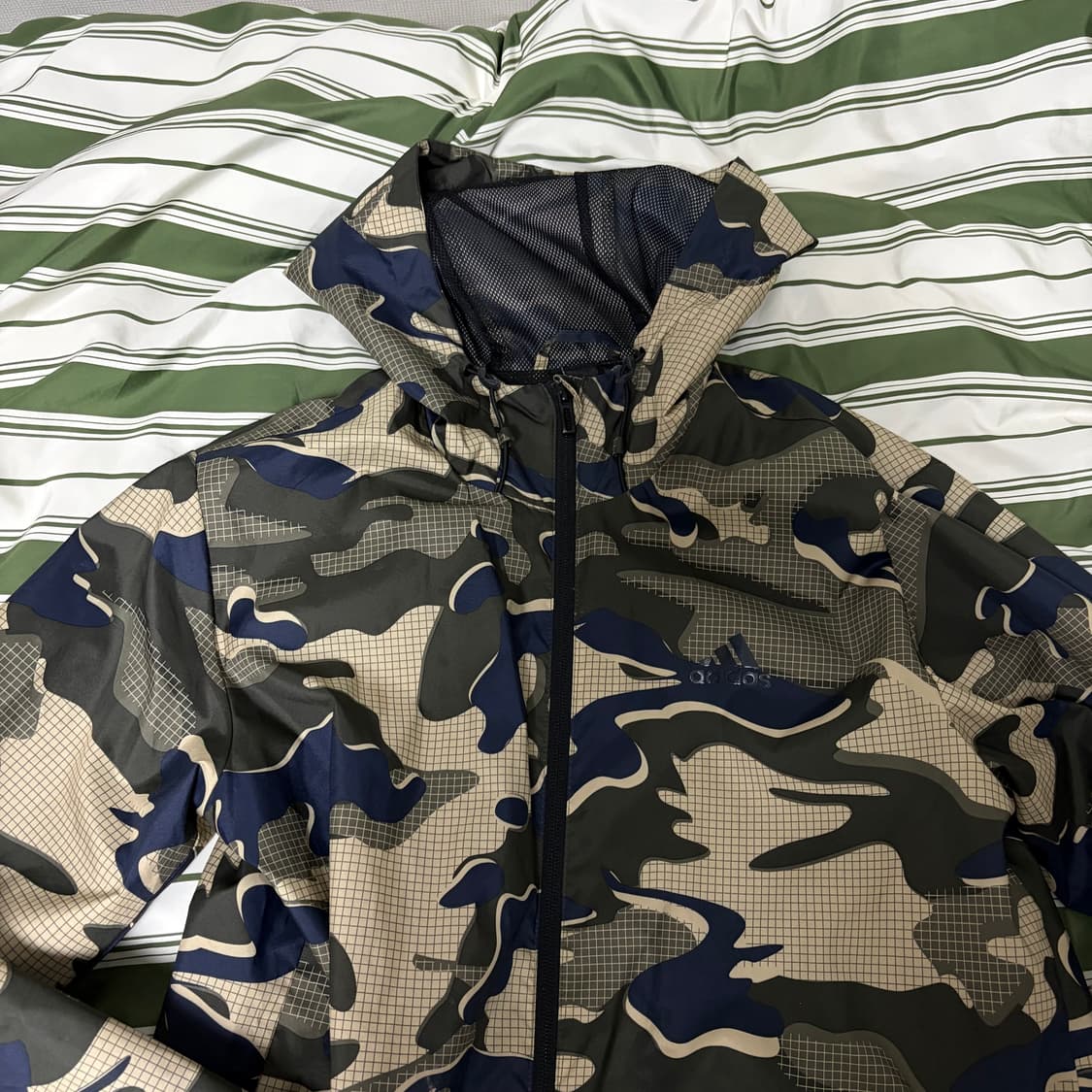 Adidas camo hoodie windbreak 상품이미지2