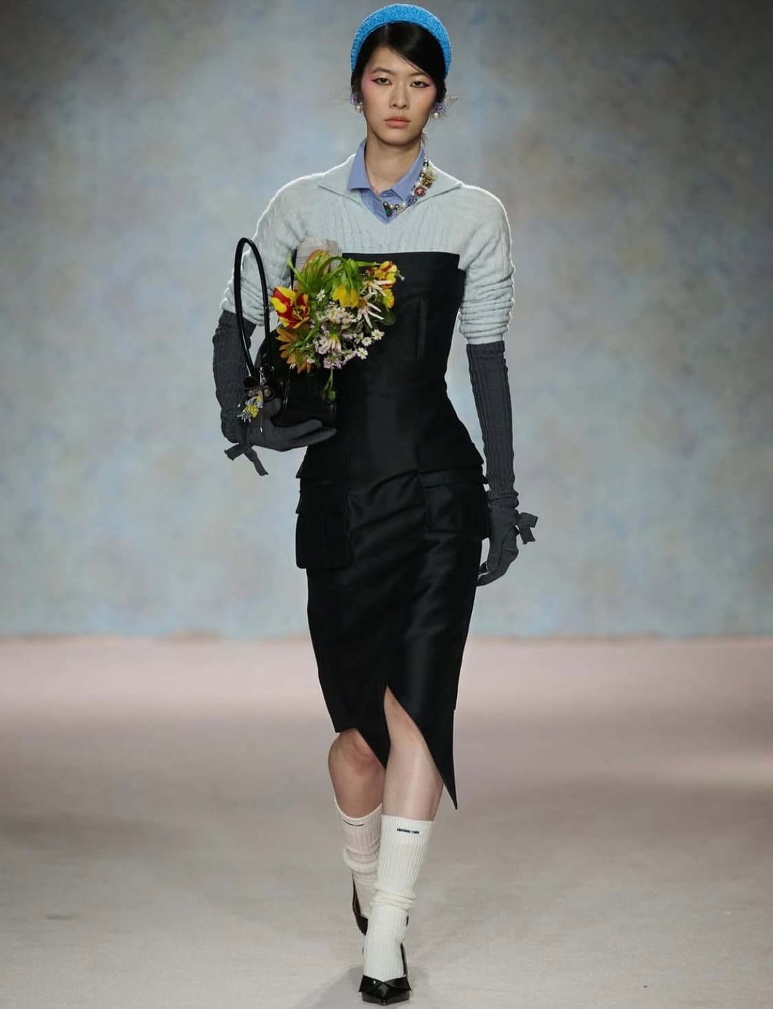 [6,8,10]슈슈통 25fw 캐시미어 브이넥 니트/블루 상품이미지5