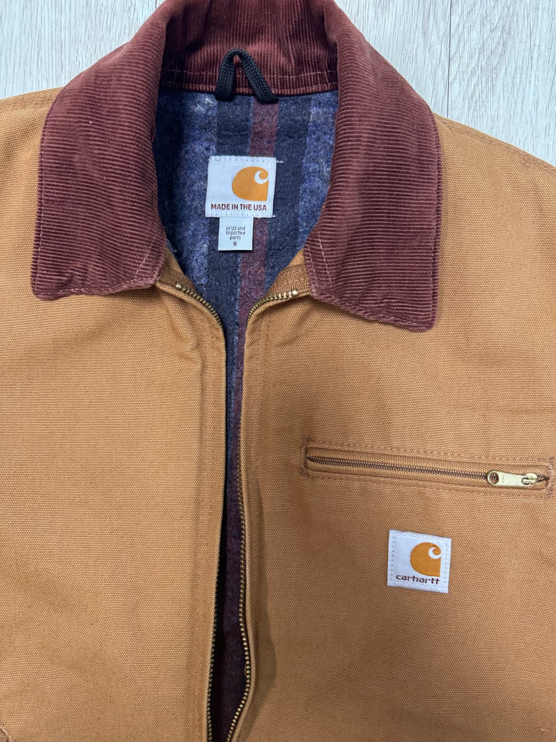 칼하트 디트로이트 j001 S 데드스탁급 상품이미지3