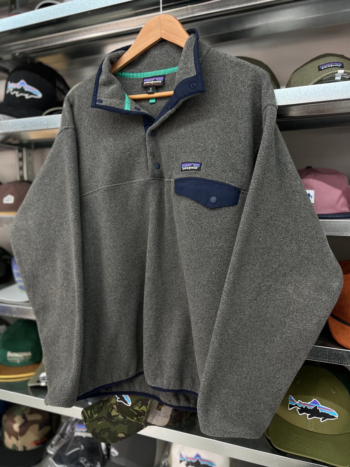 파타고니아 신칠라 스냅티 플리스 풀오버 니켈 네이비 블루 상품이미지1