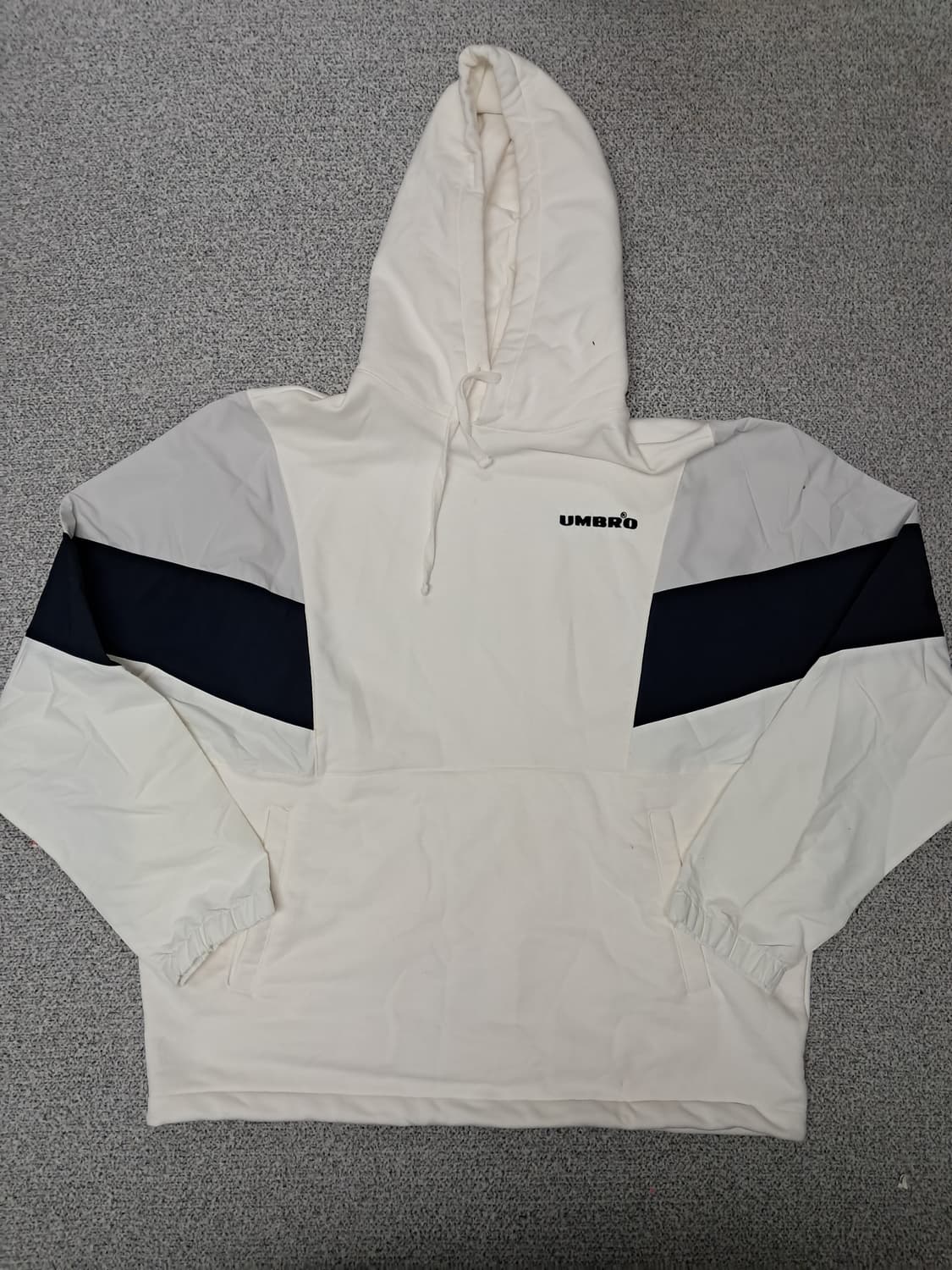 엄브로 후드티 상품이미지1