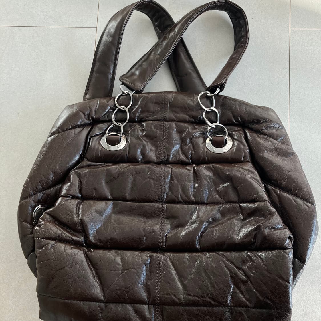 몽클레어 브라운 패디드 숄더백 상품이미지1