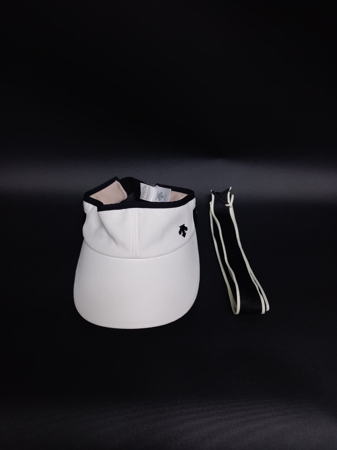 데상트 골프 여성 썬캡 테일 상품이미지1