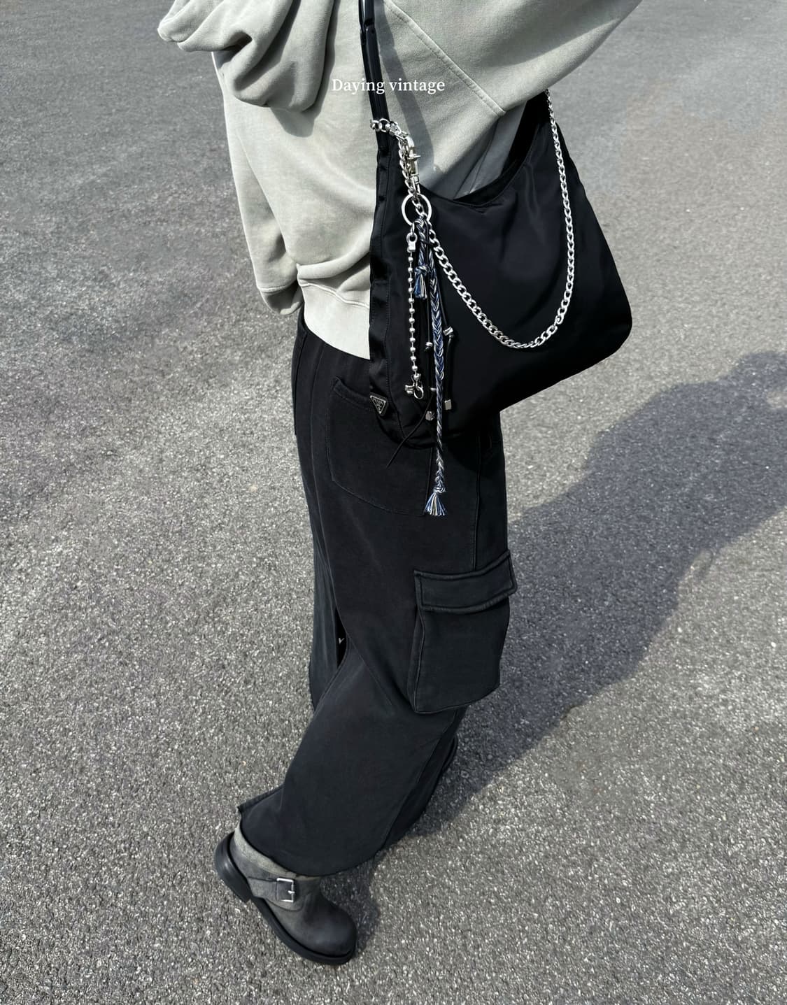 프라다 나일론 사이드 로고 호보백 상품이미지4