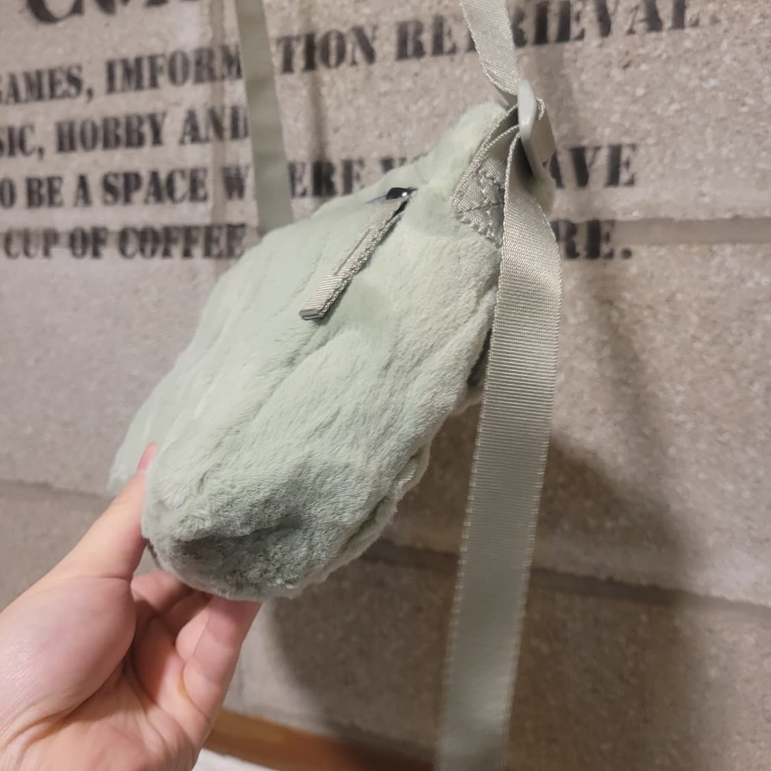 나이키 인조퍼 크로스백 상품이미지3