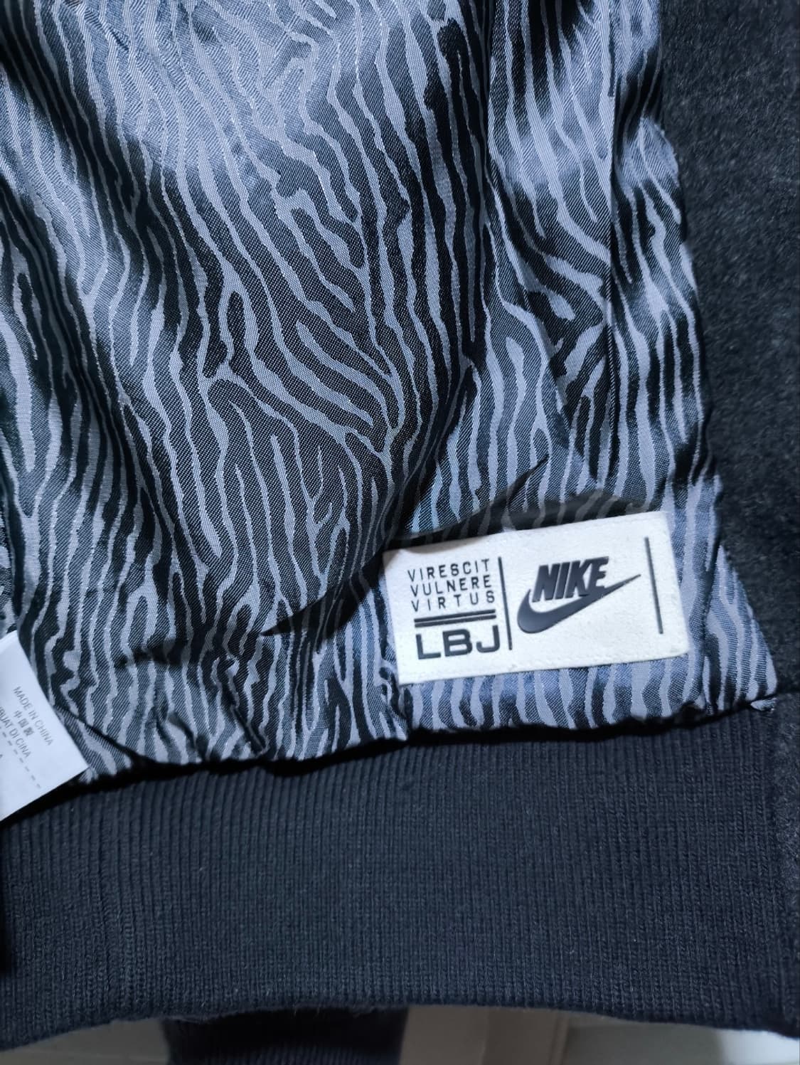 M 나이키 르브론 디스트로이어 LBJ 바시티 스타디움 자켓 상품이미지8