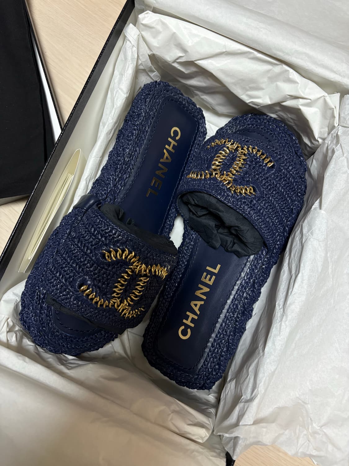 샤넬 CC골드체인 라피아 뮬(37) 상품이미지1