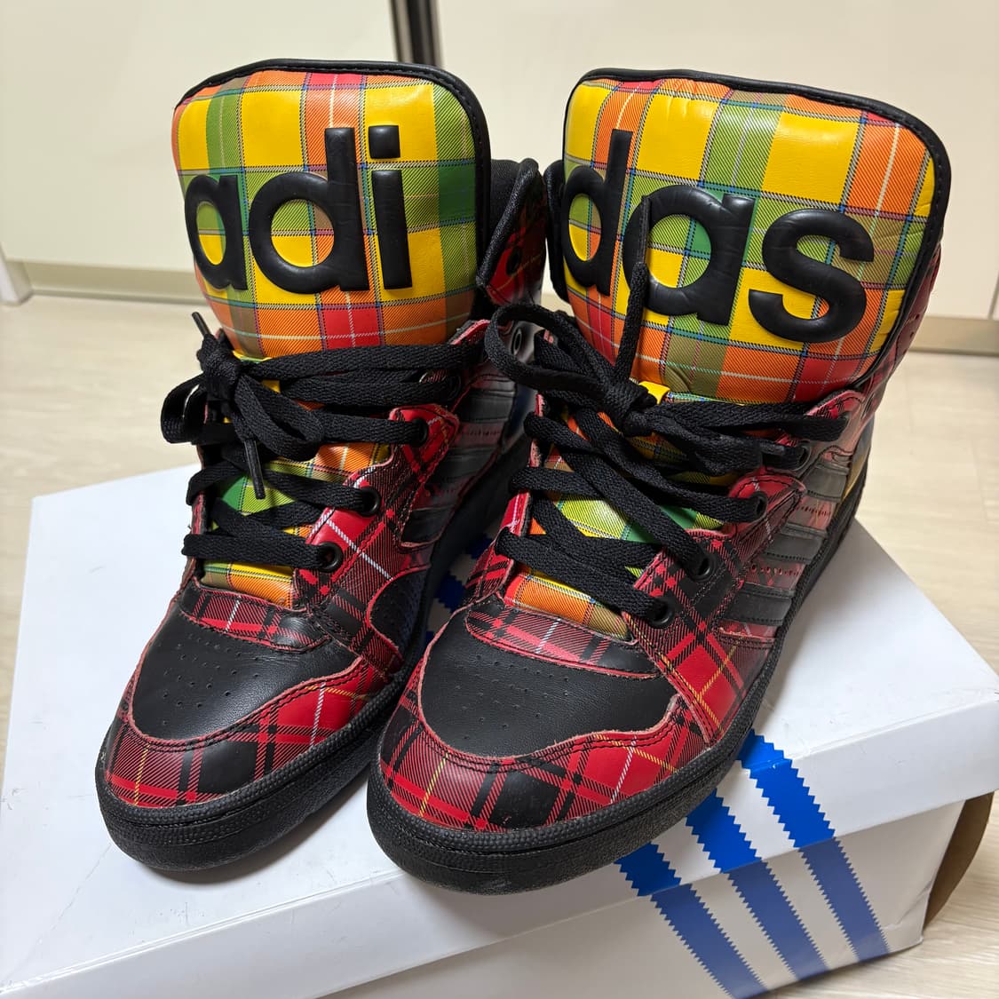 제레미스캇 인스팅스 하이 체크블랙레드 uk8 상품이미지1