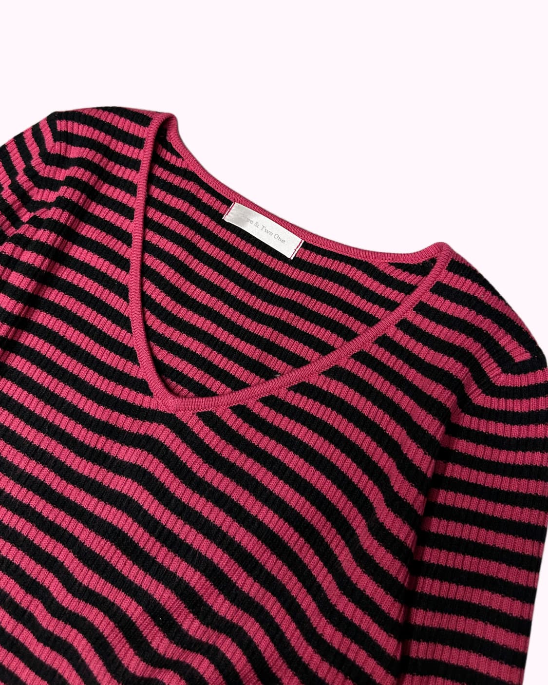 black pink ribbed stripe t-shirt 상품이미지2