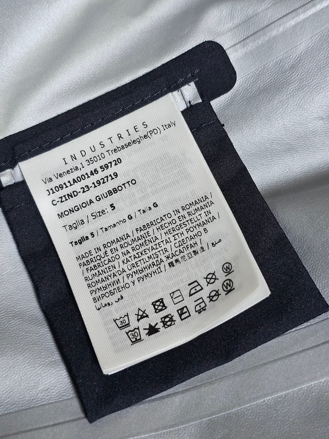 몽클레어 몽지오이아 고어텍스 코트 상품이미지7