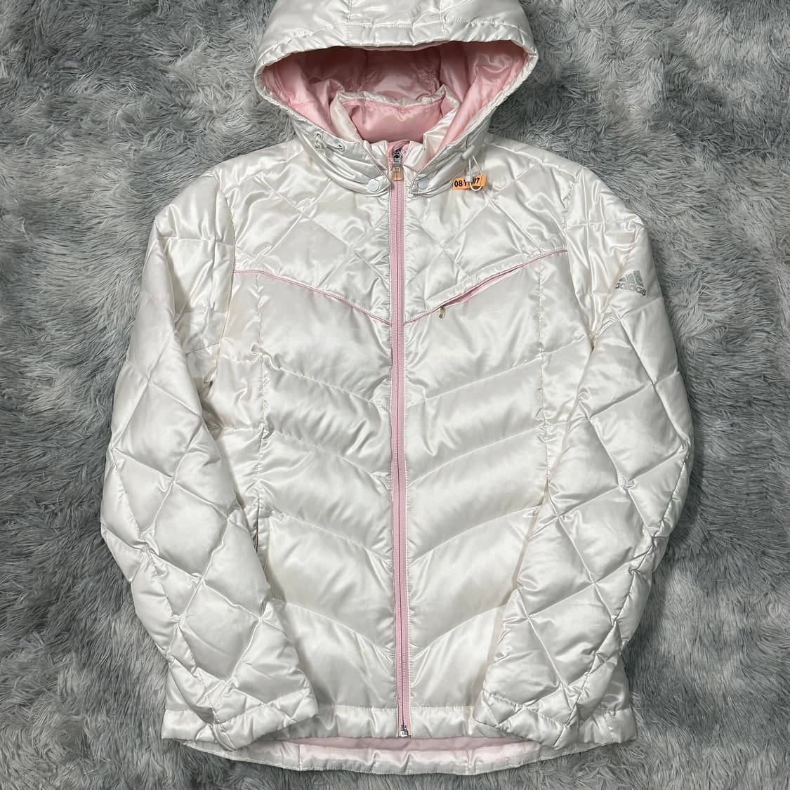 아디다스 딸기우유 화이트 유광 대장급 패딩  상품이미지1