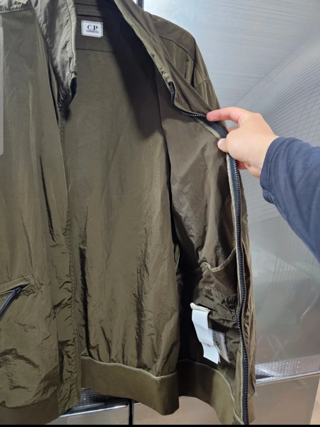cp 옷 상태 좋음. 씨피컴퍼니 바람막이 자켓 팝니다 나일론 상품이미지3