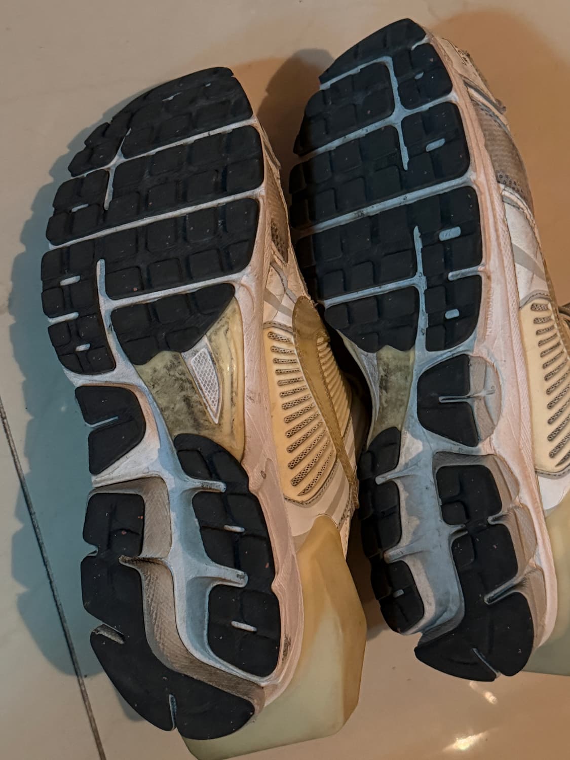 나이키 어콜드월 270 상품이미지2