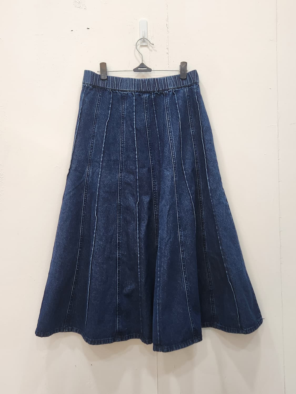 [66] 더엣지 AtG 데님 롱 플레어 스커트 66사이즈 상품이미지2
