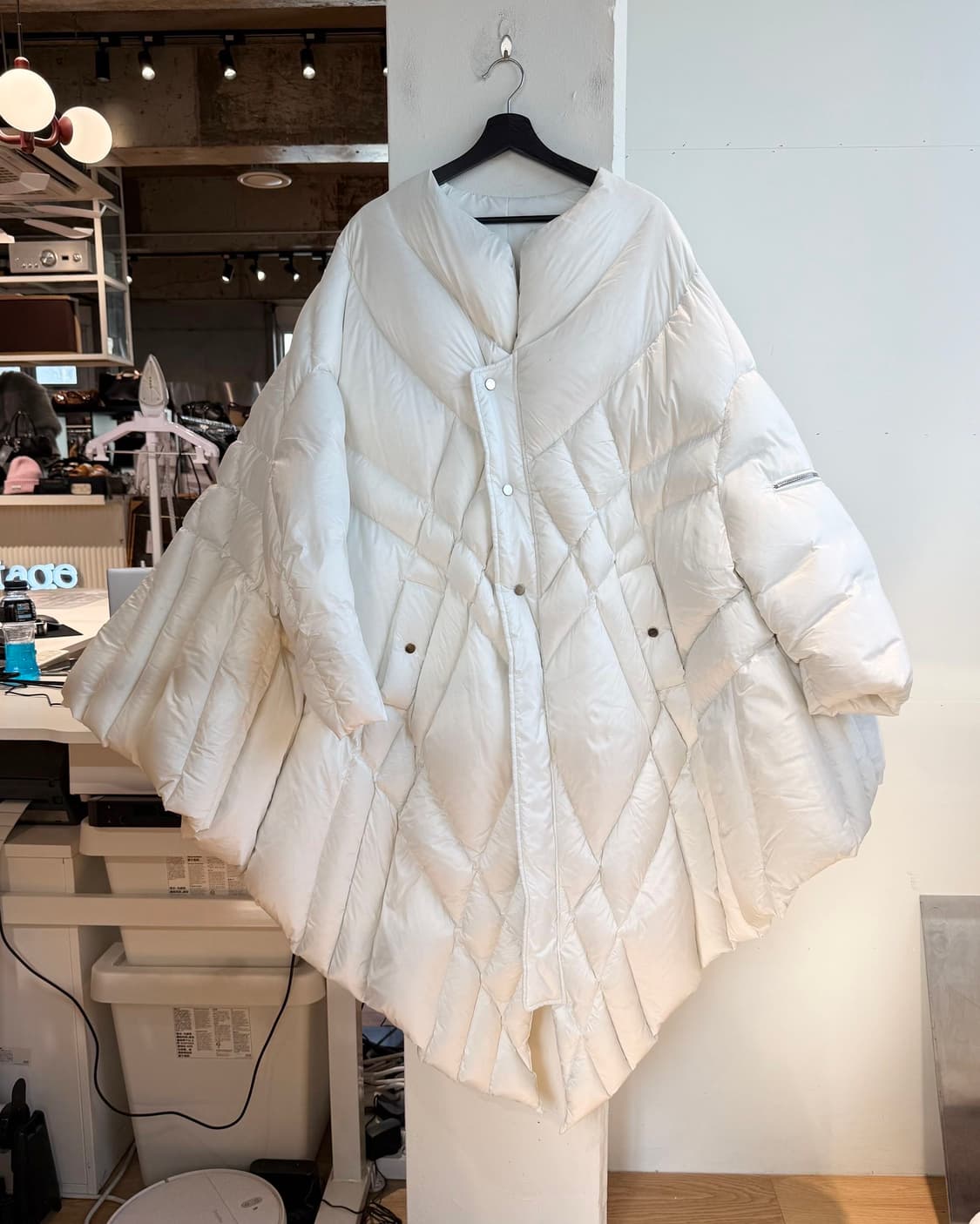 펑첸왕 화이트 오버사이즈 구스 다운 점퍼  상품이미지2