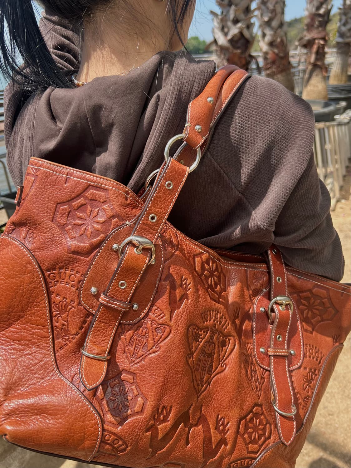 레어‼️)) GUCCI 정품 빈티지 구찌 브라운 엠보 토트백 상품이미지1