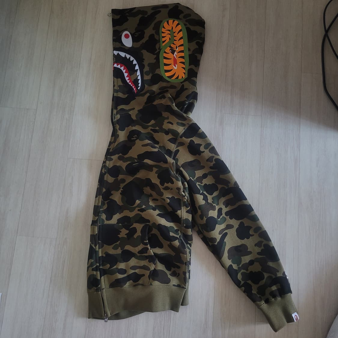 BApe 샤크 카모 후드집업 정품 XL 상품이미지2
