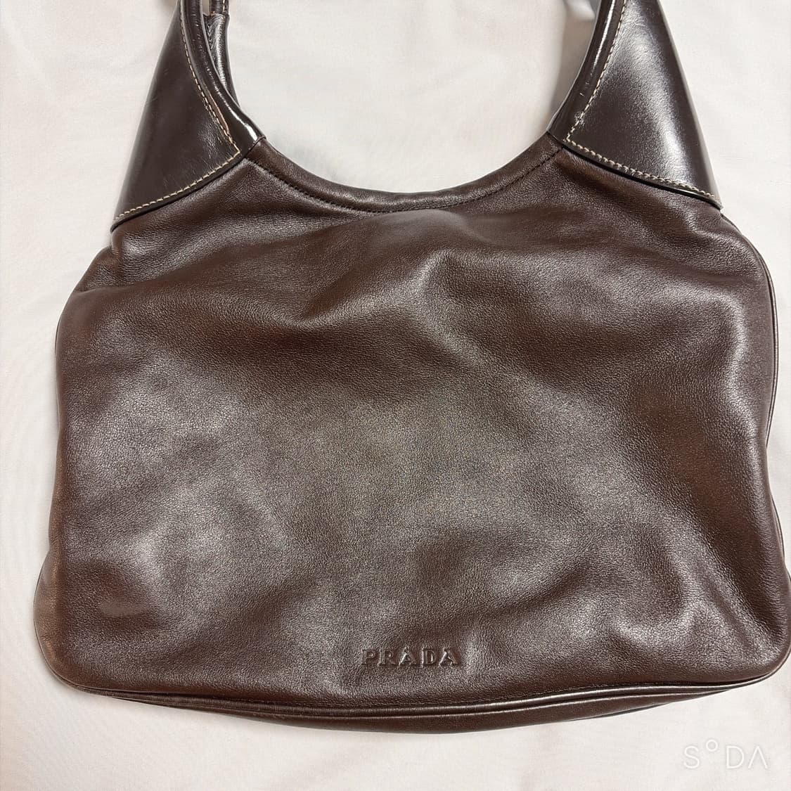 프라다 비텔로 피비 숄더백 호보백 브라운 상품이미지2