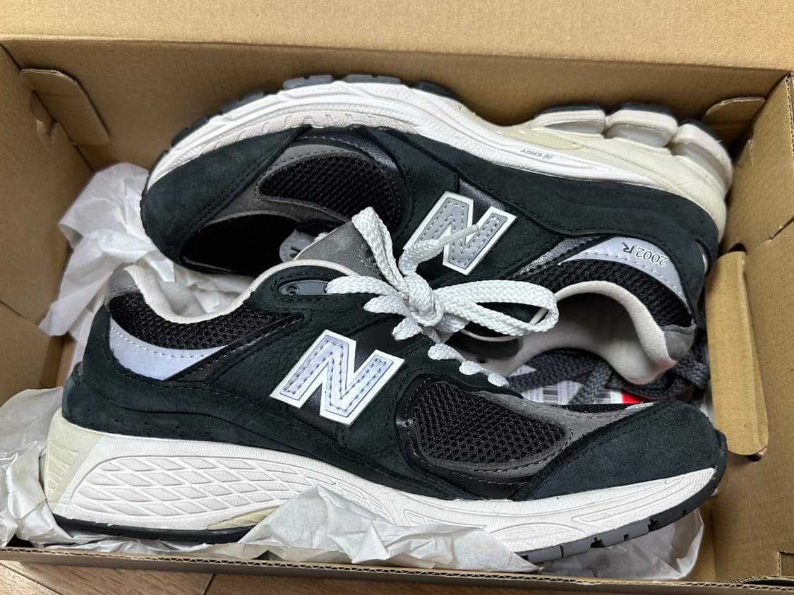 거의 새 것)뉴발란스 M2002RNC 블랙 235mm 신발 판매 상품이미지1