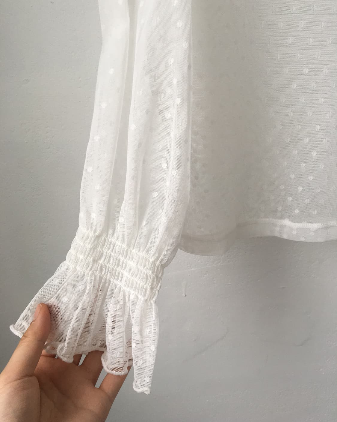 Dot pattern high neck see through sleeve 상품이미지3